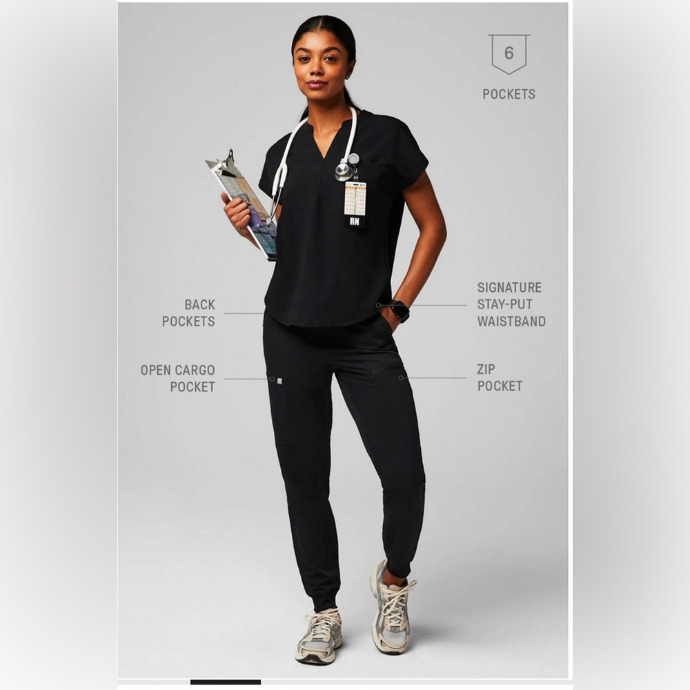 Women's Fabletics Black Scrub Set Medium
